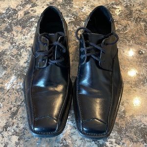 Youth boy dress shoes